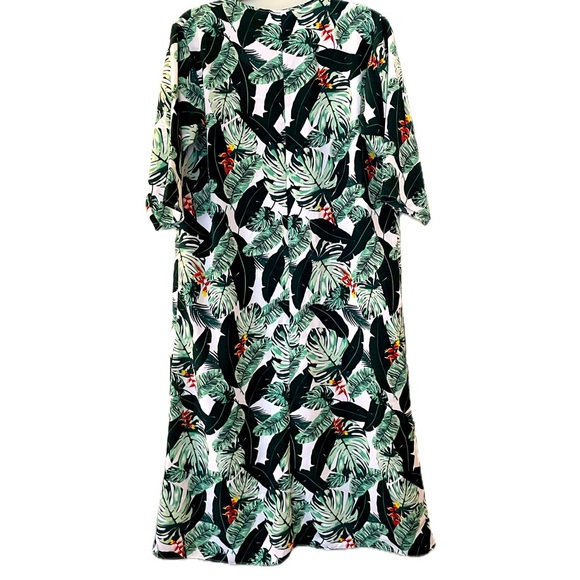 Rachel Zoe Kimono in Gorgeous Tropical Green Print. One Size. - Picture 2 of 10